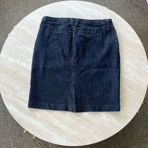 Banana Republic size 6 jean skirt